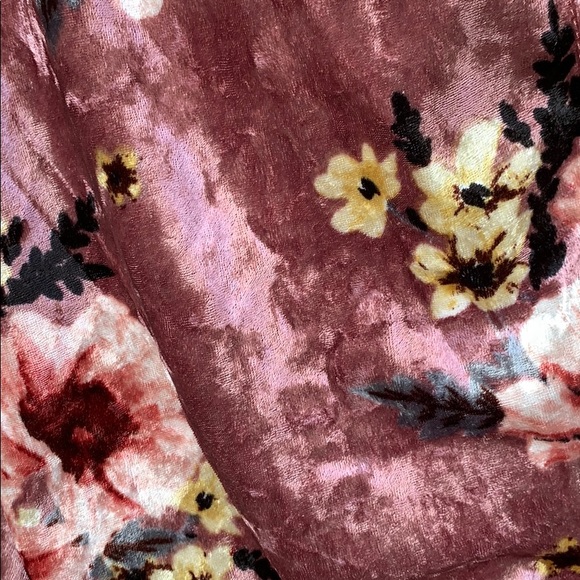 ❌DONATED❌Mauve Pink Floral Tie Waist Crushed Velvet Top - Picture 7 of 9